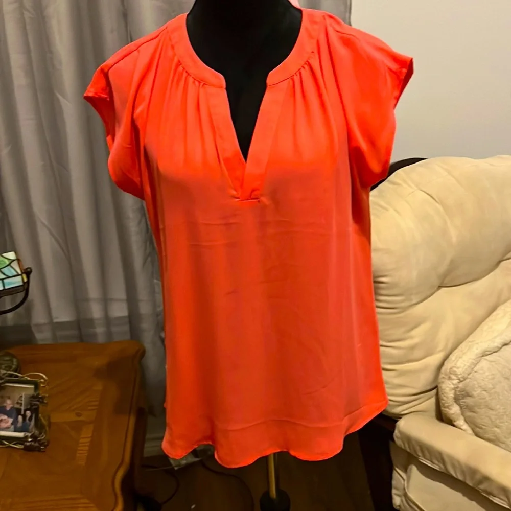 Dress Barn Coral Sleeveless Blouse NWT - Picture 1 of 4